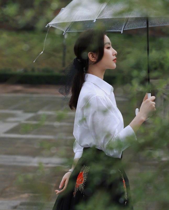 ��ʫʫ���˽ڴ���ɫ��ȹ������ˣ����糤����������������